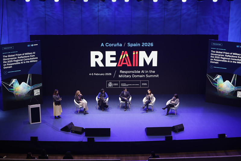 Expertinnen und Experten diskutierten über Chancen und Risiken militärischer KI